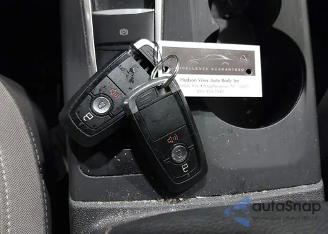 2020 Ford Escape Se z USA, uszkodzony, nr VIN 1FMCU9G64LUB80351